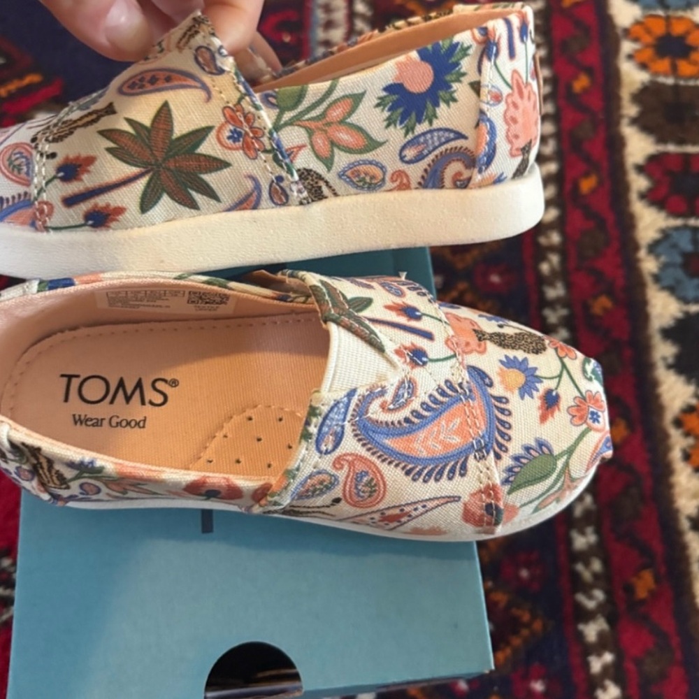 TOMS Alpargata Classic in Egret Cheetah Paisley